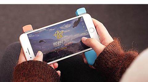 玩穿越火线用什么手柄